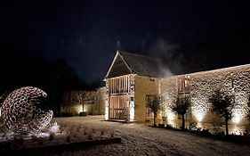 2 Bedroom 17Th Century Barn With Surround Sound Tv In Quiet Village Near Great Pubs And Walks